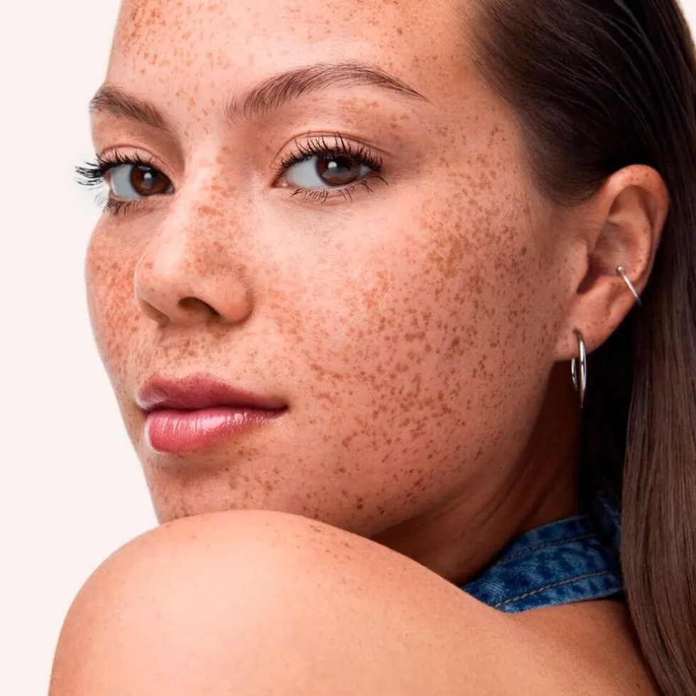 catrice-diamond-glaze-010-no-g-sIkxNETC-4.webp Outlet Catrice Diamond Glaze 010 No Glitter, No Glory Gloss Stick