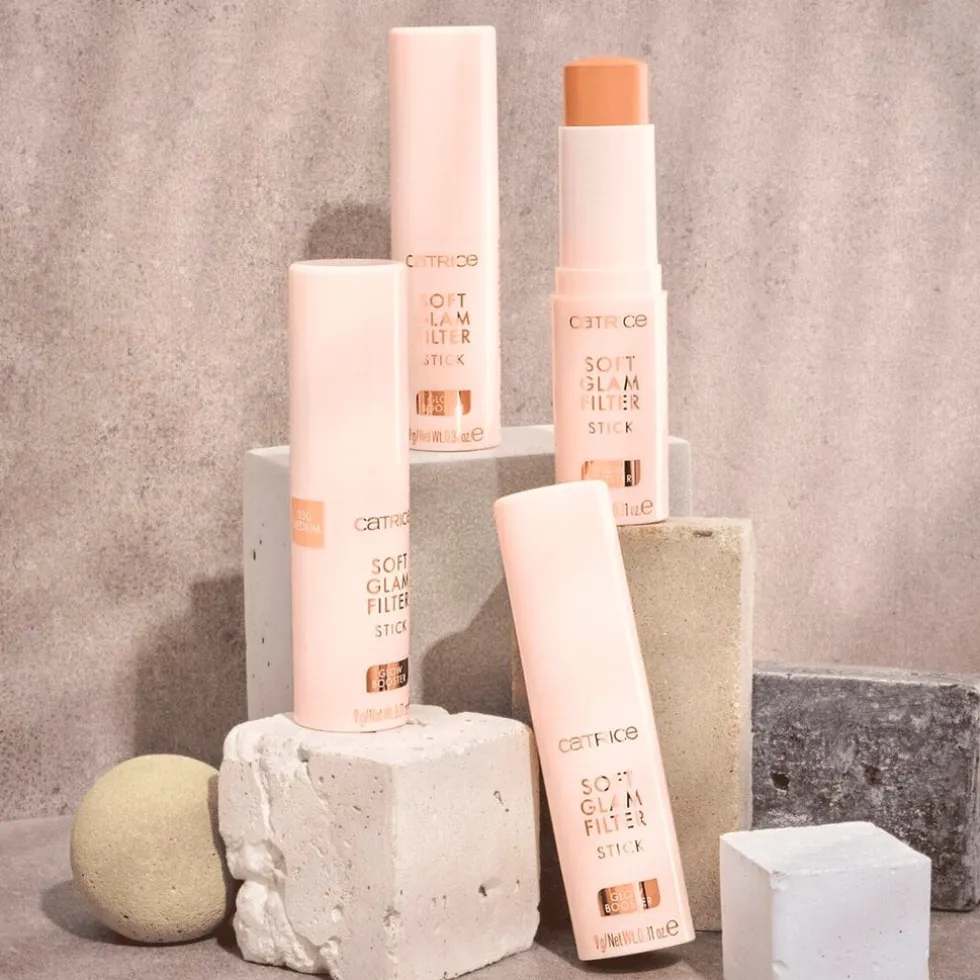 catrice-soft-glam-filter-030-m-roafZwxR-4.webp Online Catrice Soft Glam Filter 030 Medium Stick