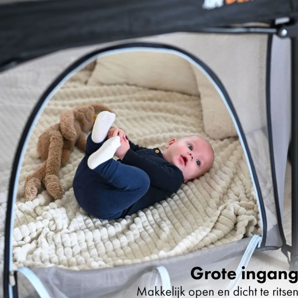 deryan-draagbare-kinderbox-zwa-ogtqBLYw-4.webp Outlet Mooiys Deryan Draagbare Kinderbox Zwart Vaste Matrasbodem Reisbox Campingbedje