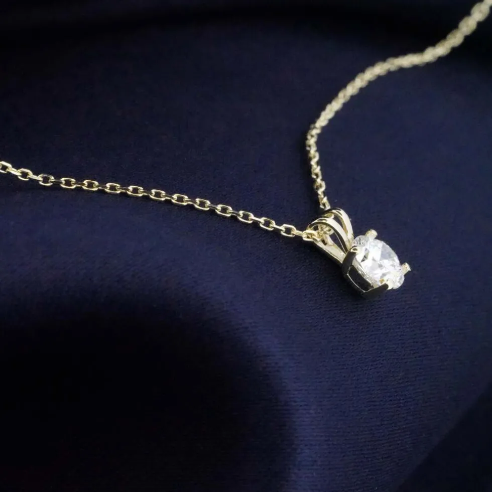 di-lusso-14k-gouden-collier-me-vKghSjDE-1.webp Hot Di Lusso 14K Gouden Collier Met Hanger – 0.25 Ct Lab Grown Diamant