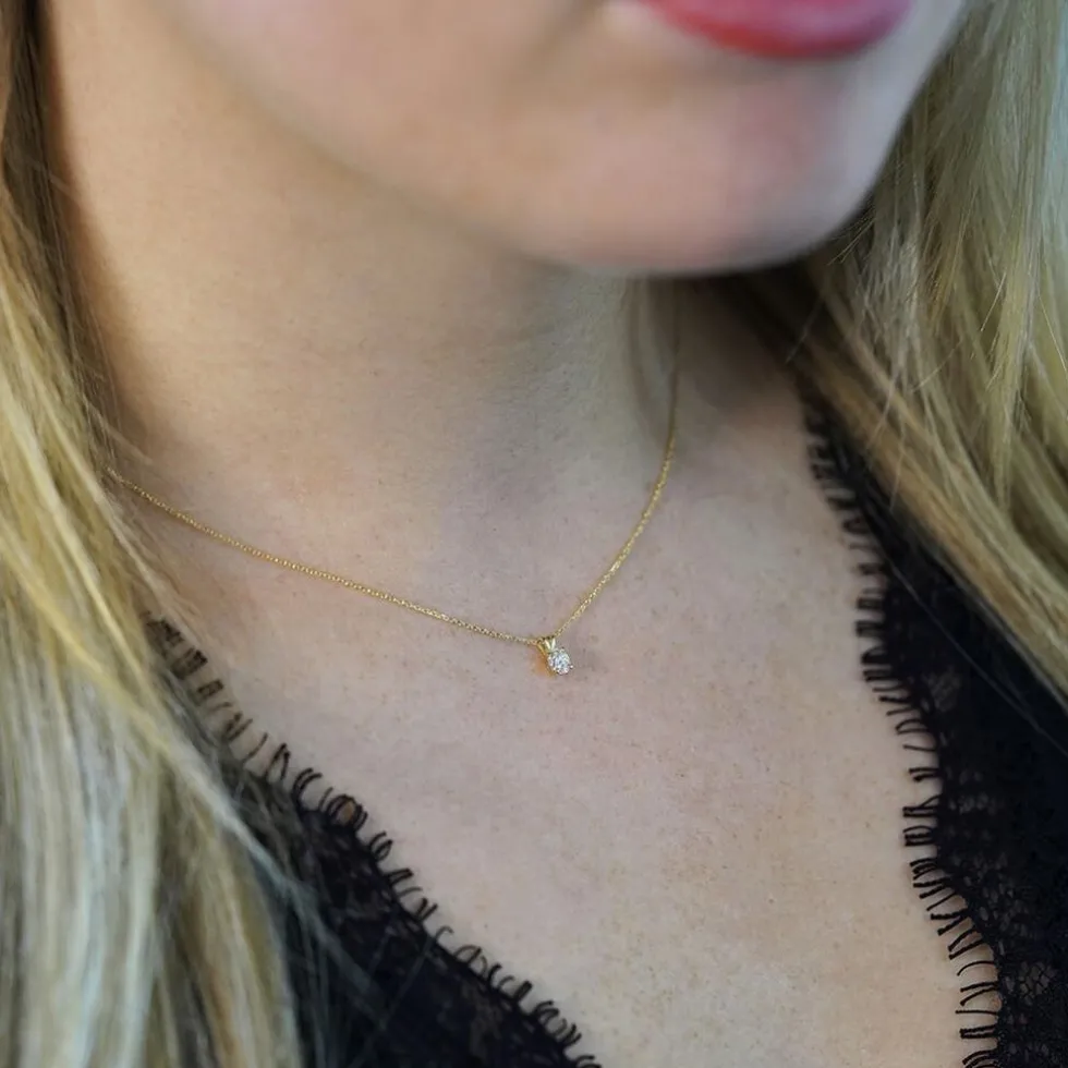 di-lusso-14k-gouden-collier-me-vKghSjDE-2.webp Hot Di Lusso 14K Gouden Collier Met Hanger – 0.25 Ct Lab Grown Diamant