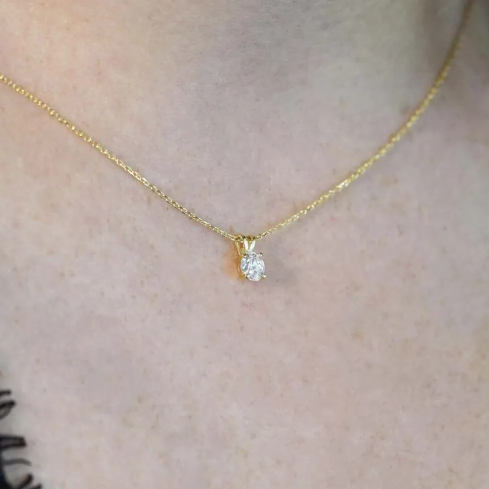 di-lusso-14k-gouden-collier-me-vKghSjDE-3.webp Hot Di Lusso 14K Gouden Collier Met Hanger – 0.25 Ct Lab Grown Diamant