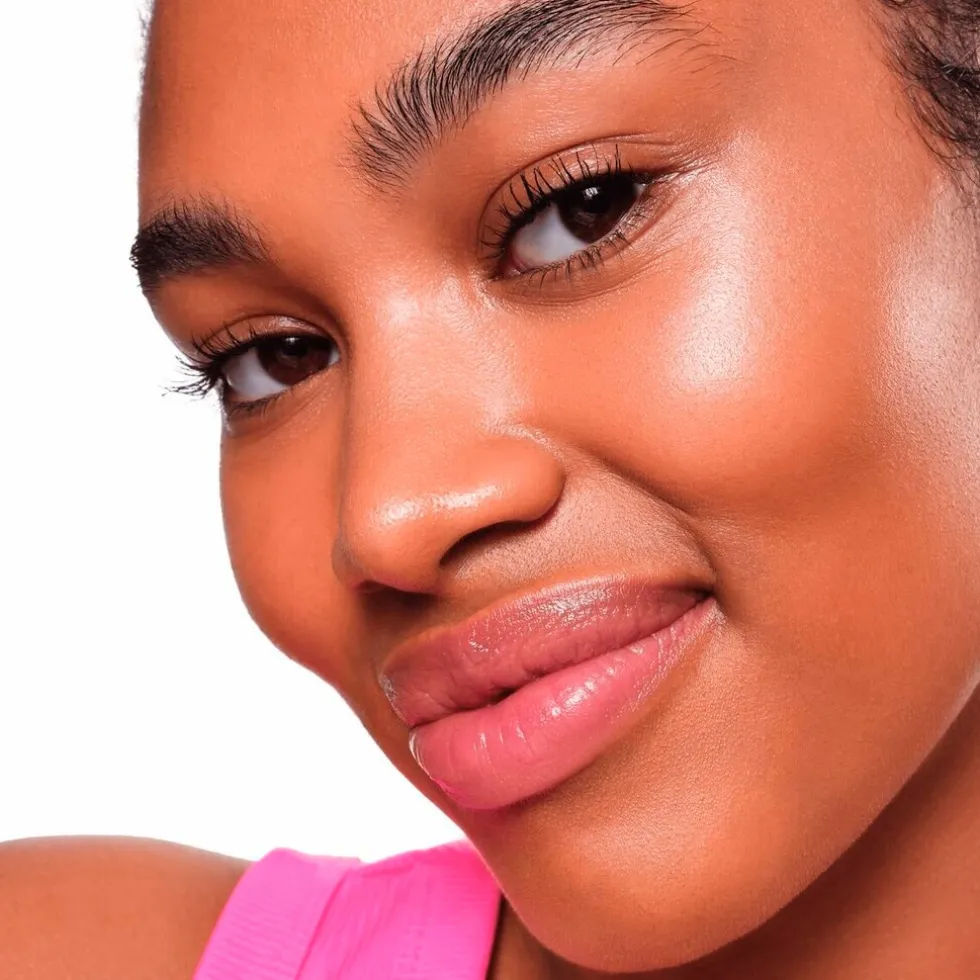 essence-baby-got-glow-020-rosy-QxiKqqbo-4.webp New Essence Baby Got Glow 020 Rosy Glaze Aura Highlight Stick