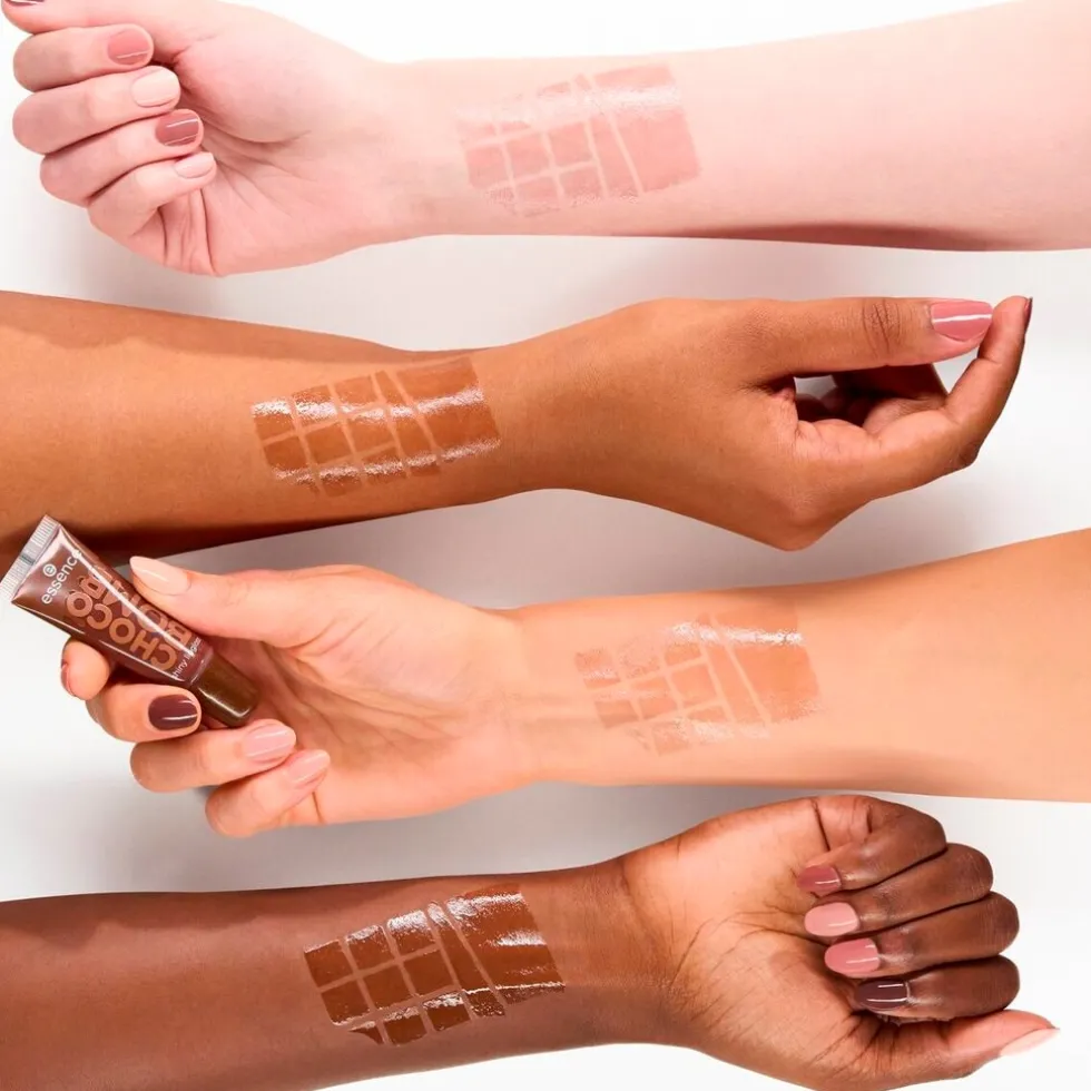 essence-choco-bomb-01-chocohol-JwQPRQMY-1.webp New Essence Choco Bomb 01 Chocoholic! Shiny Lipgloss