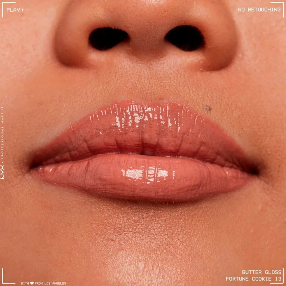 nyx-professional-makeup-butter-fwZlCCMn-3.webp Online NYX Professional Makeup Butter Gloss 16 Praline Lipgloss